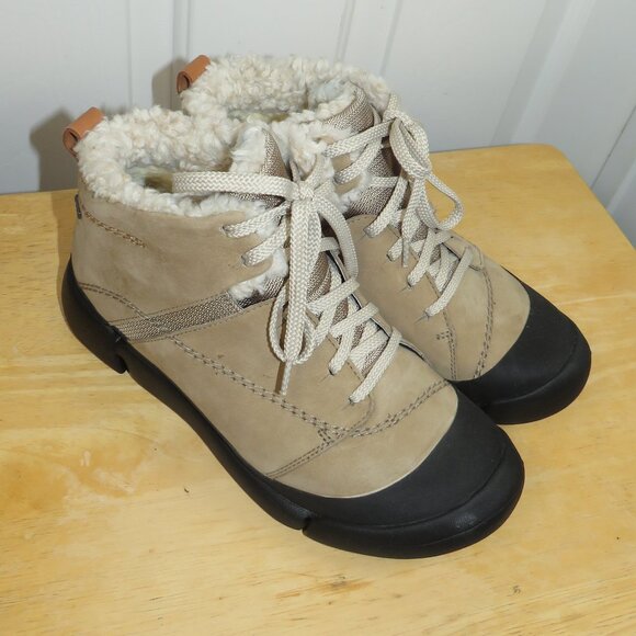 Clarks Tri Arc GTX Taupe Nubuck Gore-Tex Women's Size 7.5M Ankle Boots - Picture 1 of 7